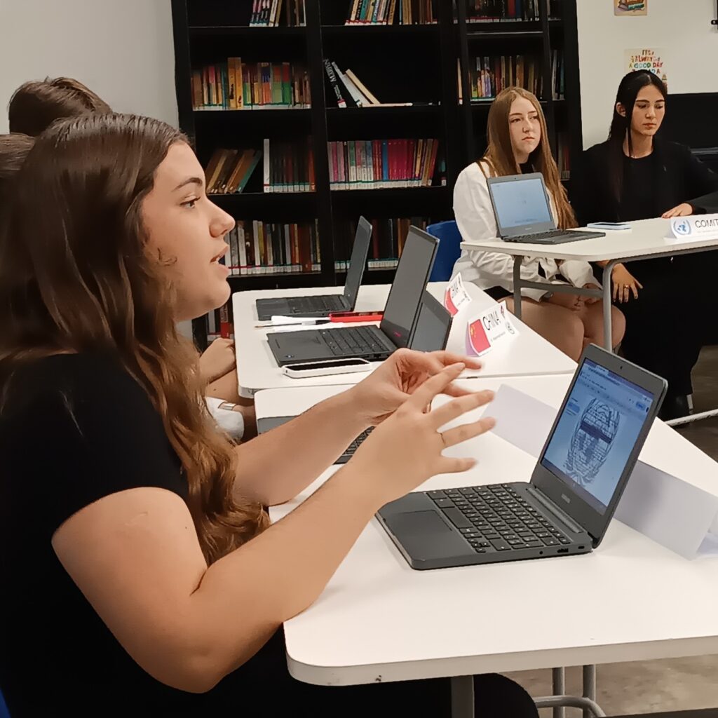 Ensino Médio: O Equilíbrio Entre Resultados Acadêmicos e Bem-Estar Emocional